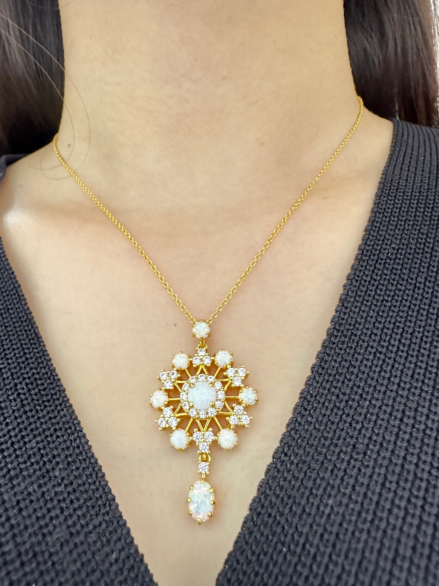 Palace Vintage Opal Pendant Necklace in 925 Sterling Silver