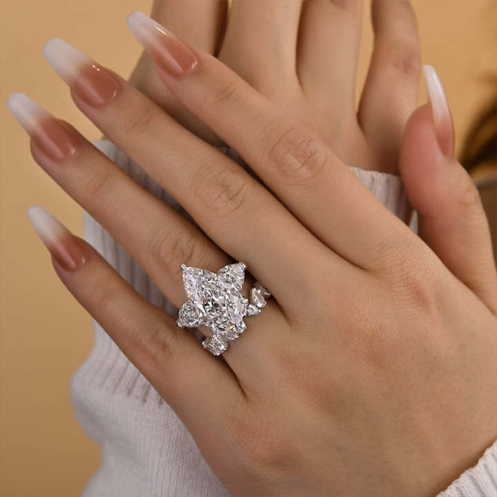 Luxury 8.0 Carat Pear Cut Three Stone Ring Set