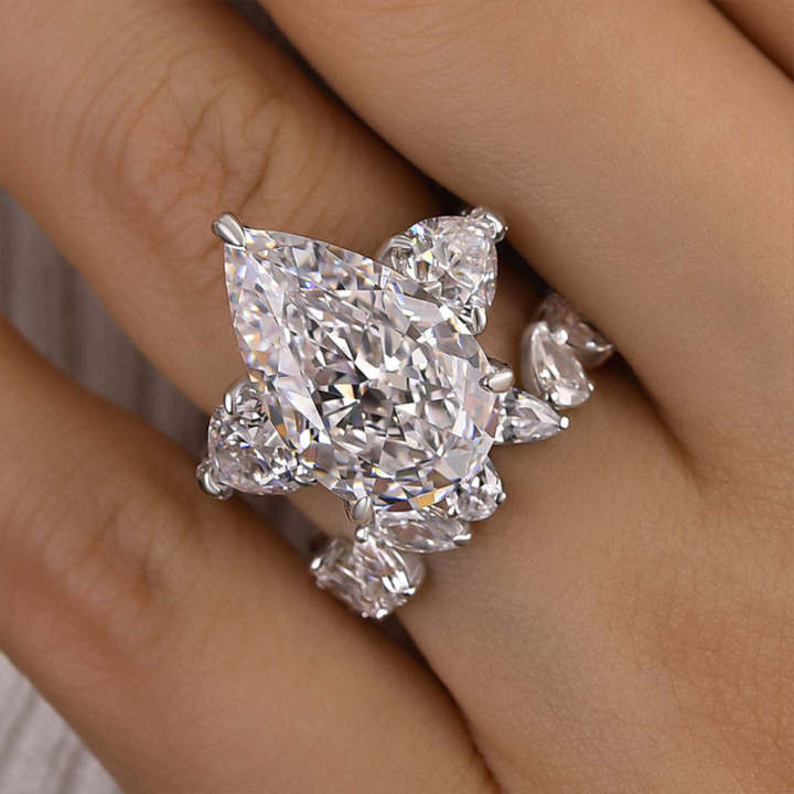 Luxury 8.0 Carat Pear Cut Three Stone Ring Set