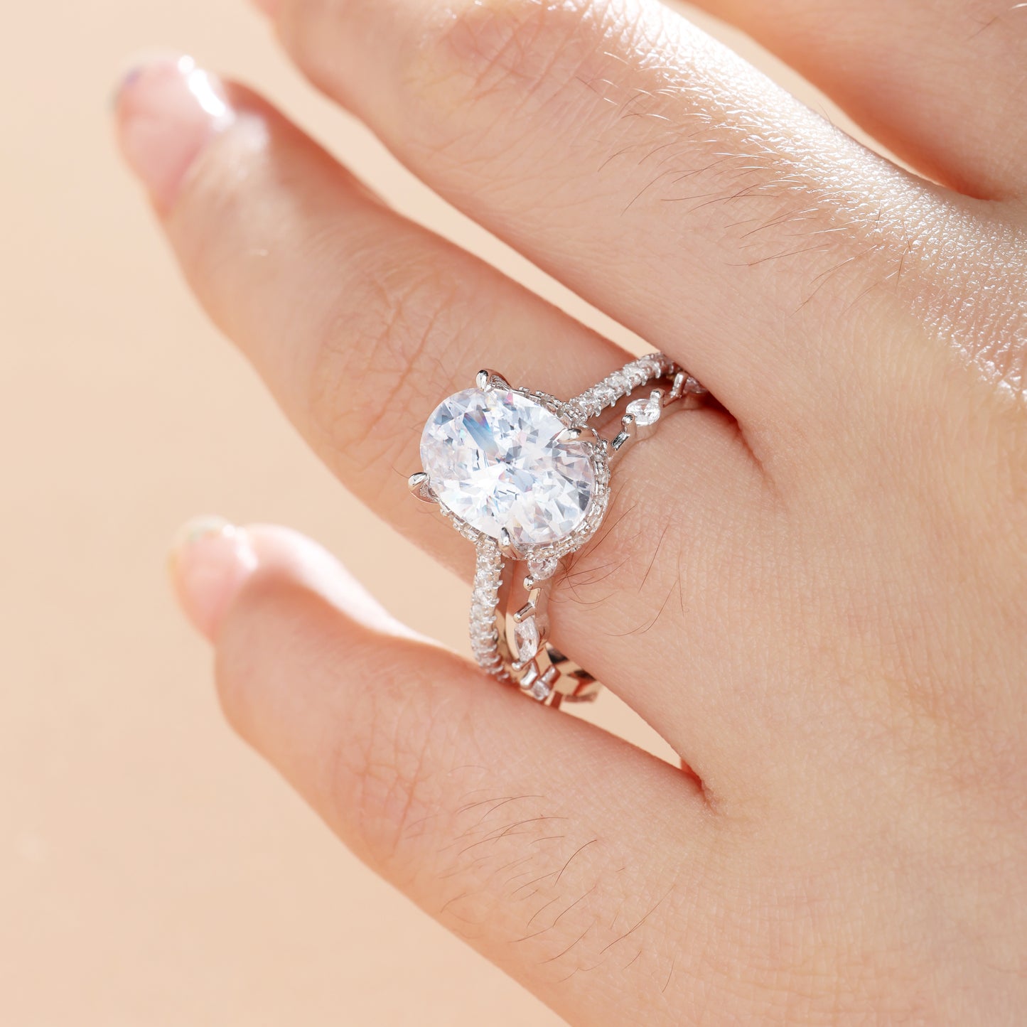 Attractive Oval Cut Wedding Ring Set
