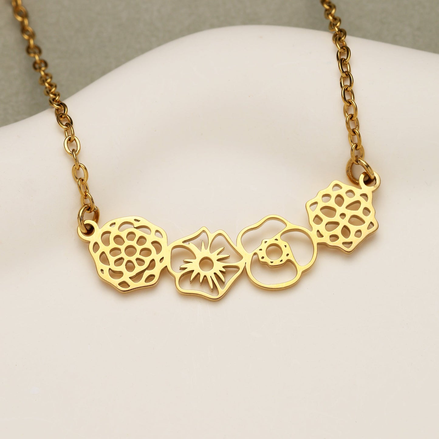 Dainty Birth flower Necklace