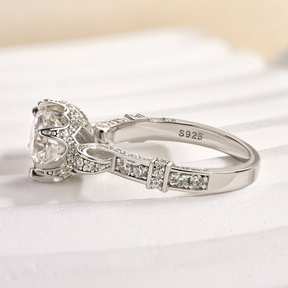 Beautiful 2.0 Carat Round Cut Vintage Ring